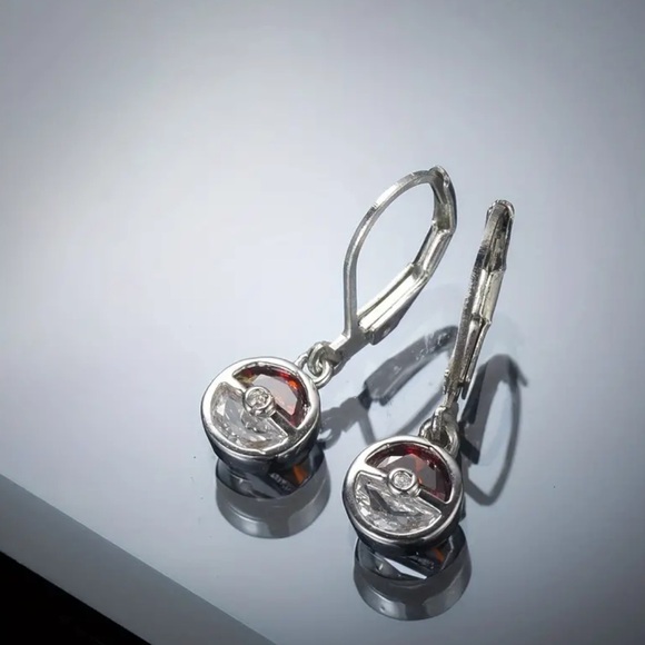 Pokeball-Inspired Earrings - Picture 4 of 4